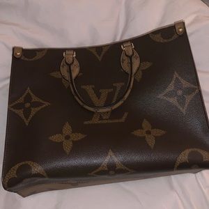 Louis Vuitton OnTheGo On The Go Tote